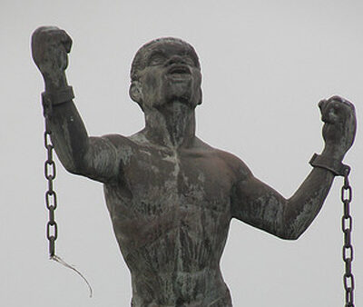 bussa-statue bussa-statue