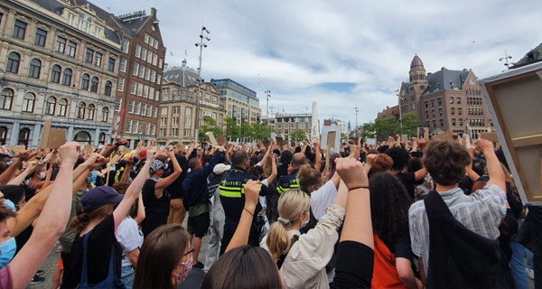 1-juni-demonstratie-op-de-dam-in-amsterdam