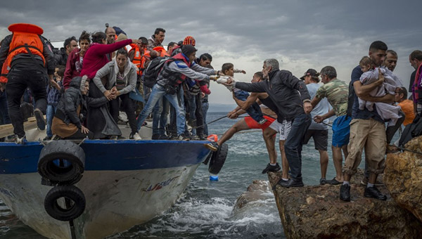 bakas-boot-vluchtelingen-hulp bakas-boot-vluchtelingen-hulp