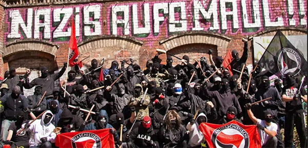 nazis-aufsmaul nazis-aufsmaul