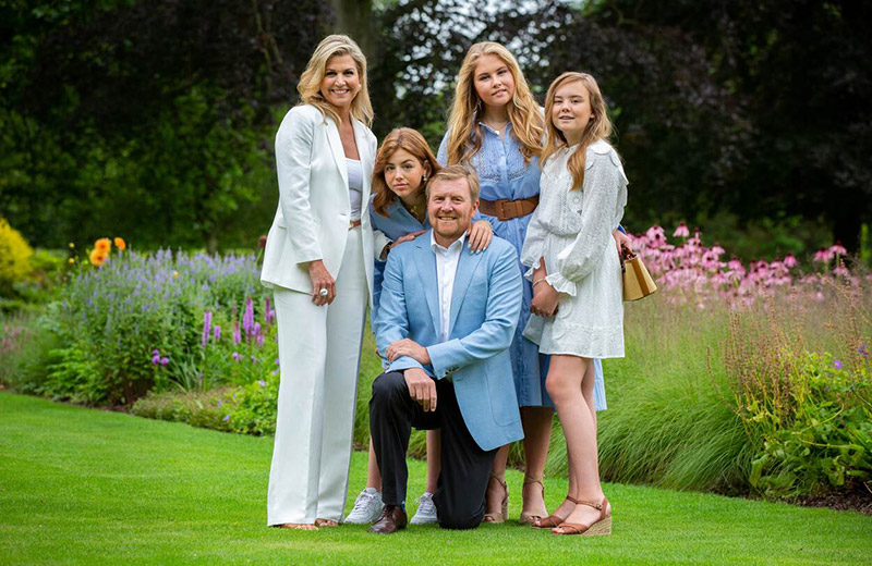 intro-zomerfotosessie-gezin-koning-willem-alexander intro-zomerfotosessie-gezin-koning-willem-alexander