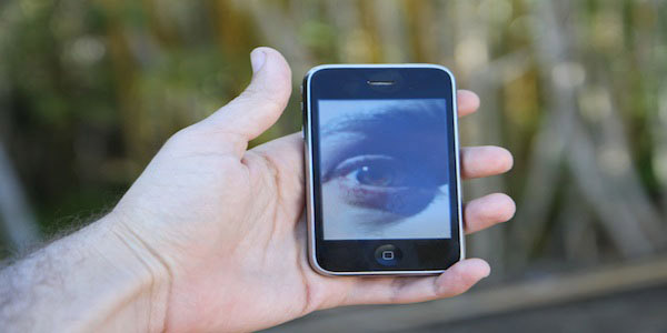 iphone-hand-oog iphone-hand-oog