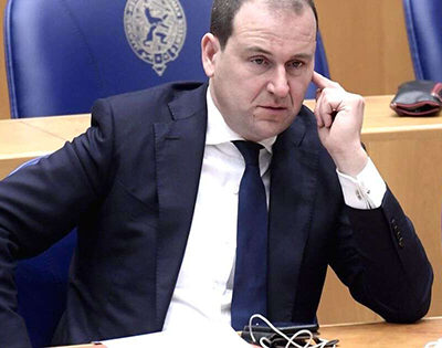 asscher-gets-a-motion-of-mistrust-from-his-own-members asscher-gets-a-motion-of-mistrust-from-his-own-members