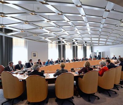 Raad_van_state_vergaderzaal Raad_van_state_vergaderzaal